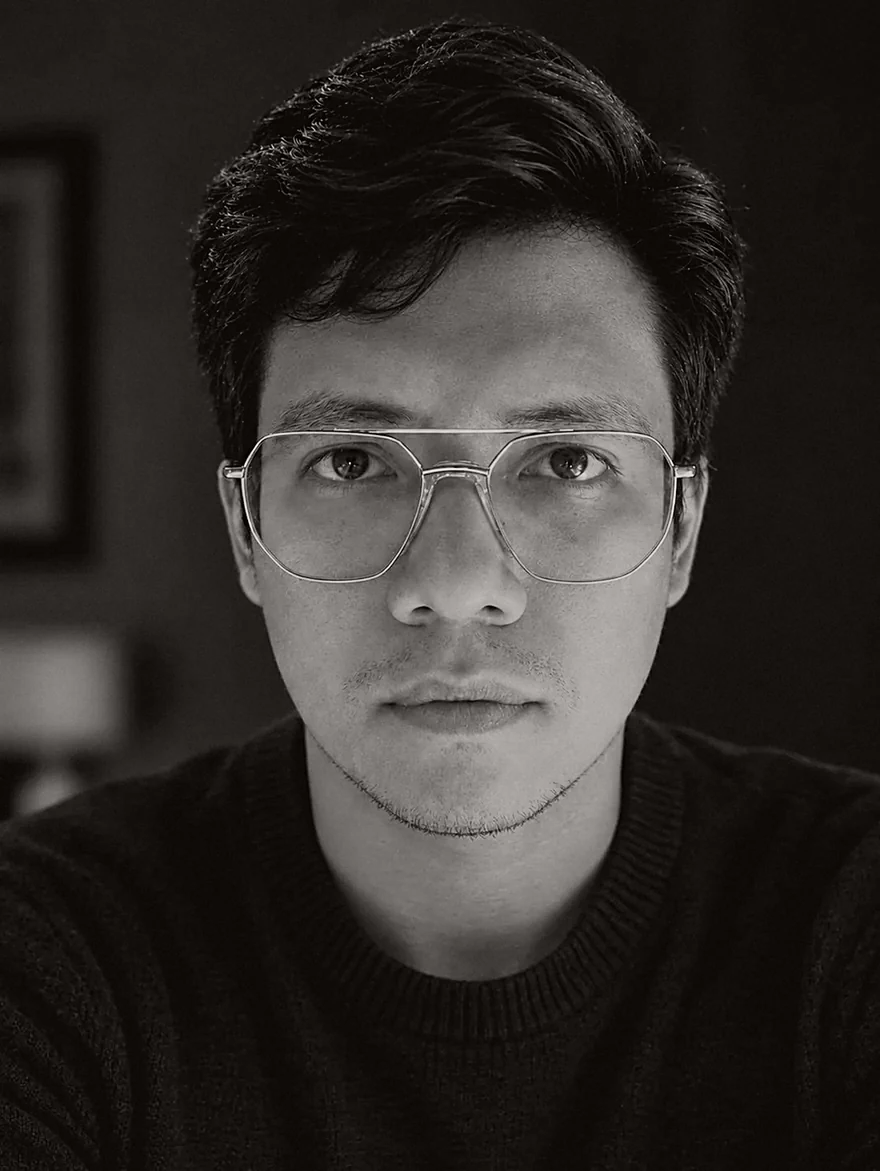 Black and white portrait of Fabian Pernía, Full Stack Engineer — Forklia
